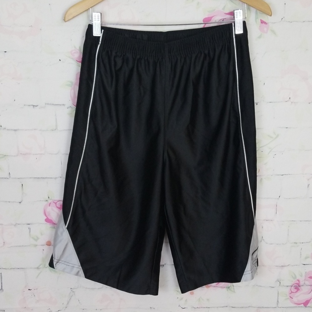 Nike men's XL long athletic basketball shorts EUC